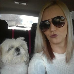 Meet your Posher, Carrie